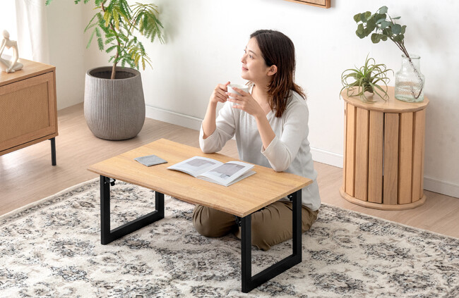 本格モダンデザインなのに折りたためるローテーブル!コンパクト仕様で狭い部屋でも上質な暮らしを実現