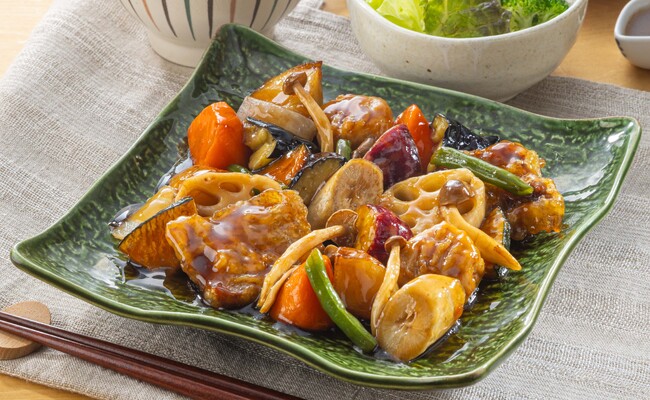 秋野菜が彩る「季節の野菜と豚と鶏つくねの黒酢あん」9月1日(月)から販売開始!