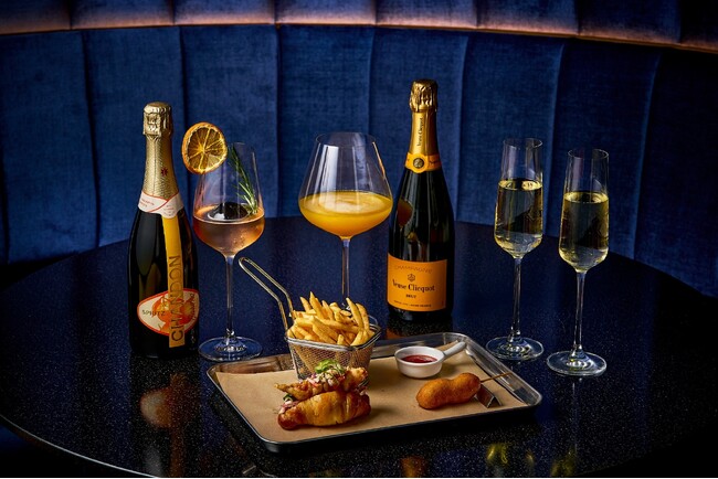 「シャンパンが魔法に変わる夜」アロフト大阪堂島 - W XYZ Bar