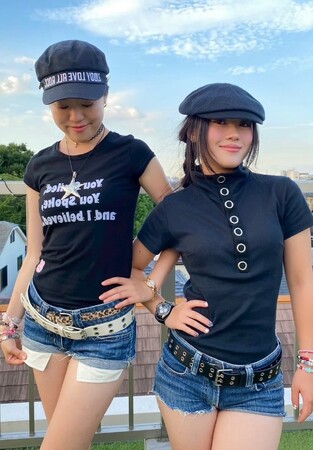 次世代を担う姉妹クリエイター・LEIA氏&LUAN氏が「信長デイトナ」を装着