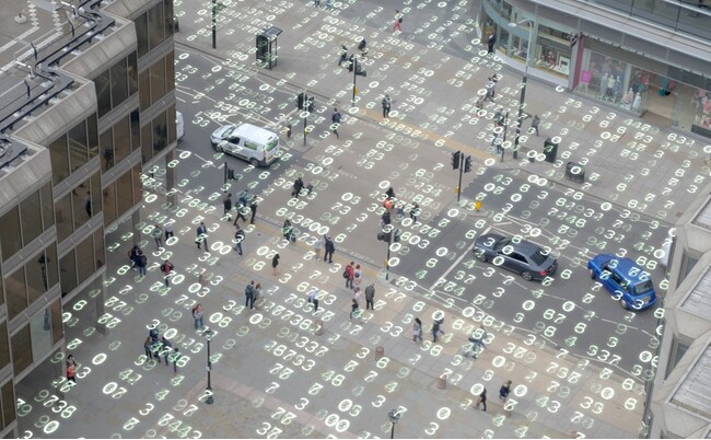 富士通と米ARYA社、高精度AIで不審行動を即時に検知するソリューションを共同開発