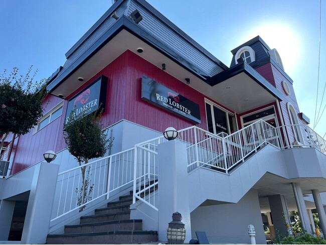 レッドロブスターみつわ台店は34周年を迎えました!