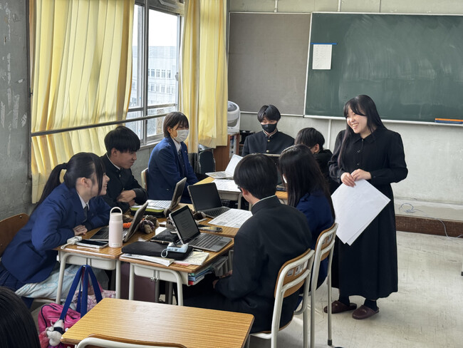 大学生が講師となって、生成AIを活用した未来志向ワークショップを実施!