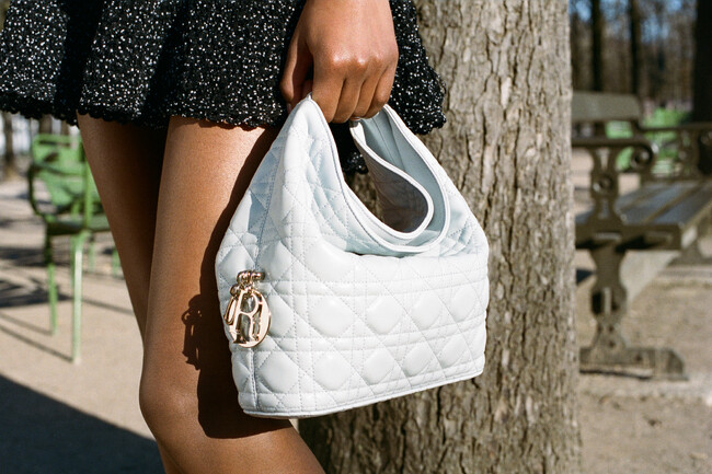【Dior】新作「ディオール トゥジュール ホーボー」バッグが登場