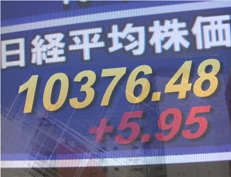２２日前場の東京株式市場は、ユーロ安への警戒感が漂い堅調小動き。ＮＹ株式の年初来高値を好感し全般は堅調だったものの、ユーロが対スイスフランで最安値、対円では約３週間ぶりの安値（円高）と伝えられ、輸出関連株を避ける雰囲気。