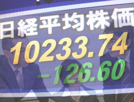 ３１日前場の東京株式市場は、朝方軒並み安のあと回復基調。ＮＹ株式がエジプトなど中東でのデモ拡大懸念から１６６ドル下落の比較的大幅安となったため、見送りムード。