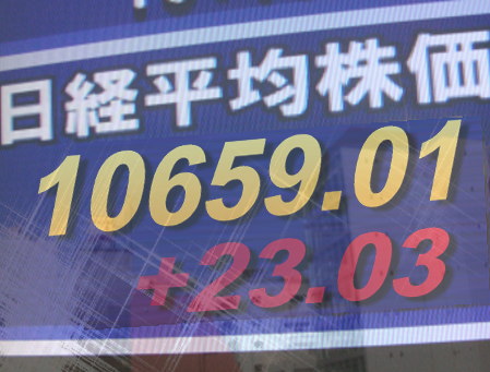 ９日前場の東京株式市場は、全般底上げムードを継続。中国の利上げ実施はＮＹ株式の７日連続高が打ち消し、トヨタ自動車＜７２０３＞（東１）の好決算・増額修正が日本経済の先行きに買い安心感をもたらした。東証１部の値上がり銘柄数は８６３銘柄（約５２％）だった。