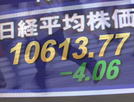 １０日前場の東京株式市場は、材料株を個別物色。上海株式が昨日に続き利上げの影響で軟調と伝えられたため、主力銘柄よりは中小型の好決算銘柄や材料の出た銘柄を物色する雰囲気。