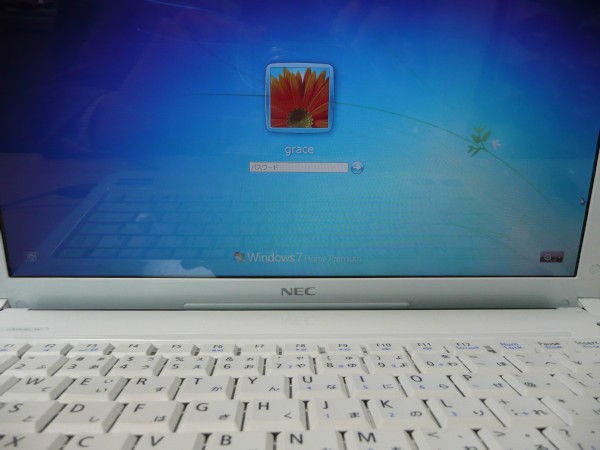 NEC製Windows7搭載パソコンのログオン画面