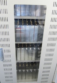 住友電気工業が開発した新型電池の外観 住友電気工業が開発した新型電池の外観