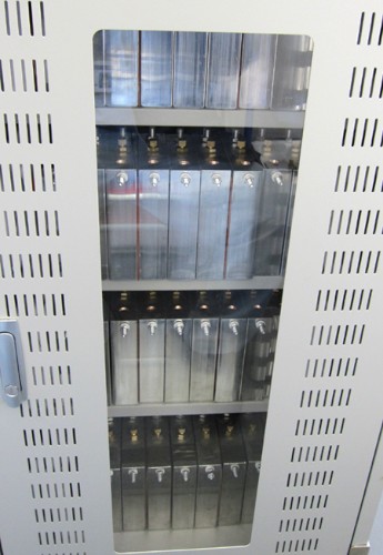 住友電気工業が開発した新型電池の外観