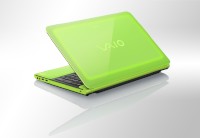 透明感と光沢がある独自デザインの15.5型ノートPC「Cシリーズ」(グリーン) 透明感と光沢がある独自デザインの15.5型ノートPC「Cシリーズ」(グリーン)