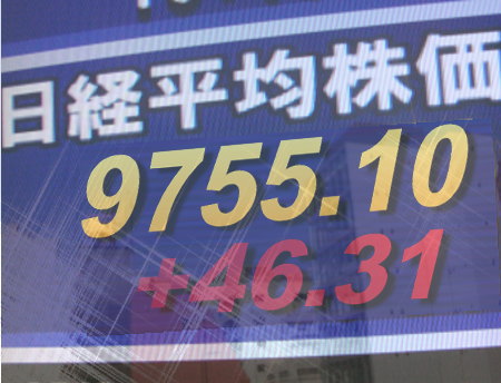 ３１日後場の東京株式市場は、次第に値上り銘柄数が増えて堅調。復興関連株の物色が引き続き活発。為替が対ユーロで円安継続となったため、３月期末を意識した「お化粧買い」も入りやすかった様子。東証１部の値上がり銘柄数は１０１７銘柄（約６１％）だった。