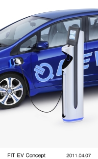 ホンダが上海モーターショーで出展している電気自動車（EV）のコンセプトモデル「フィットEVコンセプト」