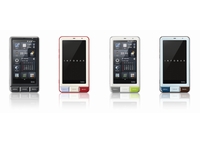 「iida」初のスマートフォン「INFOBAR A01」（KDDI提供）