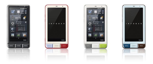 「iida」初のスマートフォン「INFOBAR A01」（KDDI提供）