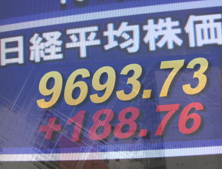 ３１日後場の東京株式市場は、円安が進み、前場の１ドル８０円台から８１円台に、１ユーロは１１６円台から１１７円台に入ったため、自動車、電機・精密株など中心に上値を追った。午後発表の新設住宅着工戸数も好感。３３業種別指数は全業種が上昇。東証１部の値上がり銘柄数は１３４２銘柄（約８０％）となった。