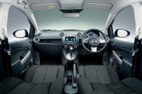 マツダがマイナーチェンジして6月30日に発売する小型車「デミオ」のインテリア。 マツダがマイナーチェンジして6月30日に発売する小型車「デミオ」のインテリア。