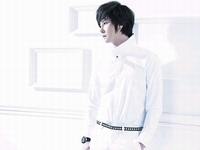 韓国歌手シン・ヘソンが16日に4枚目のソロアルバム「The Road Not Taken」を発売する。