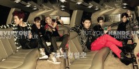 カムバックを控えた韓国の男性アイドルグループ「2PM」が、リムジンに乗車したティザー写真で新しい姿を披露した。