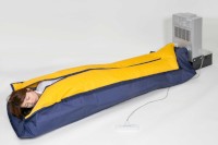 太陽工業は寝袋状の冷房寝具「パーソナルクールシュラフ」を23日から発売すると発表した。人の体と接触する範囲だけを冷却する仕組みで、消費電力を一般家庭用エアコンの約6分の1に抑えたという。