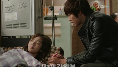 韓国で30日放映されたSBS水木ドラマ「シティハンター」第12話の視聴率がAGBニールセン首都圏基準で19.1％となり、水木ドラマ視聴率1位を記録した。