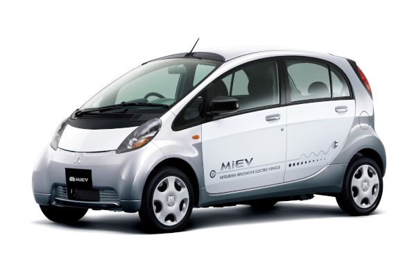 三菱自動車のi-MiEVエントリーグレード「M」
