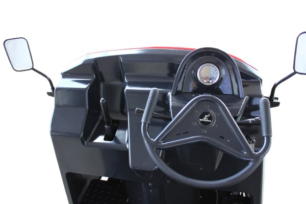 光岡自動車とユアサM&Bが共同開発した3輪型の新型電気自動車「雷駆-T3」（ライク-T3）