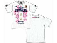 アディダス、「なでしこジャパン」のチャンピオンTシャツを販売。販売価格は4,095円（税込み）で、サイズはS，M，L，O
