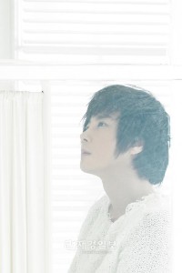 男性6組グループ神話(SHINHWA)のメンバーであり、ソロ歌手としても人気を得ているシン・ヘソンがKBS 2TVドラマ「姫の男」のOSTを歌う。今回、シン・ヘソンが参加するOSTはドラマのエンディング曲でタイトルは「如怨如慕」だ。 男性6組グループ神話(SHINHWA)のメンバーであり、ソロ歌手としても人気を得ているシン・ヘソンがKBS 2TVドラマ「姫の男」のOSTを歌う。今回、シン・ヘソンが参加するOSTはドラマのエンディング曲でタイトルは「如怨如慕」だ。