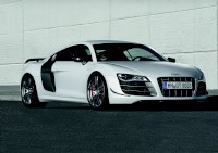 アウディ・ジャパンスが国内では5台限定で販売するスポーツカー「アウデ R8」の限定生産バージョン「アウディR8 GT」。 アウディ・ジャパンスが国内では5台限定で販売するスポーツカー「アウデ R8」の限定生産バージョン「アウディR8 GT」。