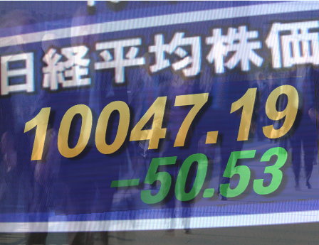 ２７日後場の東京株式市場は、軟調なまま一進一退。円相場が１ドル７７円台で高止まりとなり、米国の連邦債務枠を巡る協議の推移を見定めたい様子。