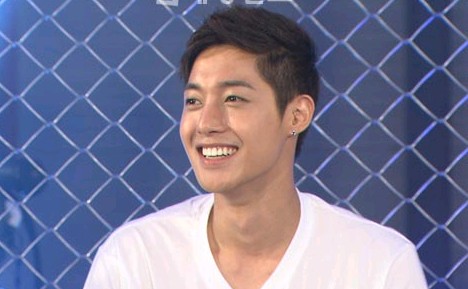 7月30日の韓国KBS 2TV「自由宣言土曜日―シークレット」で、これまでベールに包まれていたキム・ヒョンジュンの親友が登場した。
