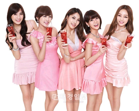日本でも健康的かつセクシーなイメージで人気を得ている韓国のガールズグループ「KARA」(カラ)が、韓国大手メーカー大象(テサン)の食品ブランド、チョンジョンウォンの「飲む紅酢」の日本版イメージキャラクターに抜擢された。
