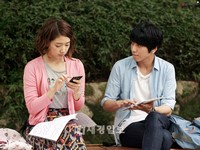 「オレの願いごとは『お前がまたオレのことをスキになりますように』だ」というチョン・ヨンファの“流れ星告白”でエンディングとなった韓国MBCの水木ドラマ「君は僕に恋をした」は、第10話でカップルになった二人の“秘密デート”が繰り広げられる。