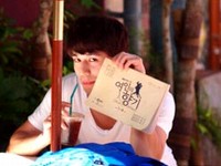 韓国週末ドラマ「女の香り」のキム・ソナとイ・ドンウクが時と場所をかまわない「台本愛」を見せ、“ロマンティックコメディークィーン”と“ロマンティックコメディーキング”の演技力の秘訣を公開した。 韓国週末ドラマ「女の香り」のキム・ソナとイ・ドンウクが時と場所をかまわない「台本愛」を見せ、“ロマンティックコメディークィーン”と“ロマンティックコメディーキング”の演技力の秘訣を公開した。