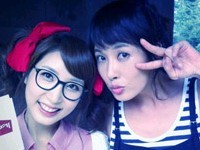 韓国女優キム・ソナが、韓国のバラエティー番組「夜のTV芸能」のリポーター、パク・イニョンと写った写真を公開した。写真=パク・イニョン