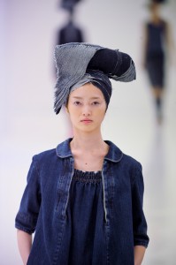 「感じる服　考える服：東京ファッションの現在形」展-ミントデザインズ、ソマルタ、アンリアレイジなど