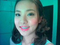 韓国の女性4人組グループ「2NE1」（トゥエニィワン）のメンバー、パク･サンダラ（ダラ）の「過去の写真」が公開され、注目を集めている。写真＝オンラインコミュニティ