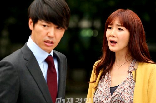 韓国KBS「姫の男」、韓国SBS「ボスを守れ」の水・木ドラマ視聴率争いに、厚いファン層を確保しているチェ・ジウとユン・サンヒョンの韓国MBCドラマ「負けてたまるか」がまもなく加わる。
