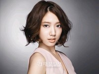 現在、韓国MBCの水木ドラマ「オレのことスキでしょ」(原題:君は僕に恋をした)で明るい女子大生イ・ギュウォンを演じているパク・シネが世界的コスメブランドMACの秋のメイク撮影に臨んだ。
現在、韓国MBCの水木ドラマ「オレのことスキでしょ」(原題:君は僕に恋をした)で明るい女子大生イ・ギュウォンを演じているパク・シネが世界的コスメブランドMACの秋のメイク撮影に臨んだ。