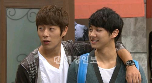 韓国6人組男性アイドルグループ「BEAST」(ビースト)のイ・ギグァンが、ドゥジュン（BEASTユン・ドゥジュン）の友だちイ・ギグァン役で韓国MBCシチュエーションコメディ「丸ごと私の愛」に特別出演した。