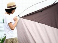 週末ドラマ視聴率で第一位を誇っているSBS「女の香り」で、お互いの心を確認し合い本格的ロマンスが始まったキム・ソナとイ・ドンウクは、20日の放送でテント旅行をすることになる。写真＝エイストーリー