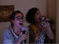 これまでメロドラマの姫として多くのファンから愛されてきたきたチェ・ジウが、24日に初放送されるMBC新水木ドラマ「負けてたまるか！」のカラオケシーンではコミカルな姿へと大胆なイメージチェンジを遂げ、撮影場にいたスタッフまで笑わせてしまったという。写真＝イギムプロダクション