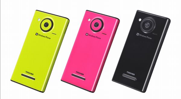 KDDI、スマホ「Windows Phone IS12T」を今月25日に発売開始
