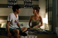 韓国MBC水木ドラマ「負けてたまるか！」で主演にキャスティングされたチェ・ジウとユン・サンヒョンは二人とも未婚であるにもかかわらず、撮影陣も驚くほどのリアルな夫婦演技を見せているという。写真：イギムプロダクション