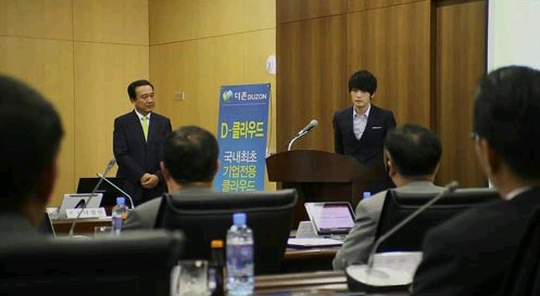 今や韓国ドラマでの室長ブームは去り、本部長が全盛期。最近地上波の放送局3社で人気を集めているドラマの主人公たちは、皆財閥会長の父を持つ本部長。劇中では彼らが女性ヒロインと甘い恋愛をする姿だけが主に描かれている。それでは仕事は一体いつしているのだろうか？