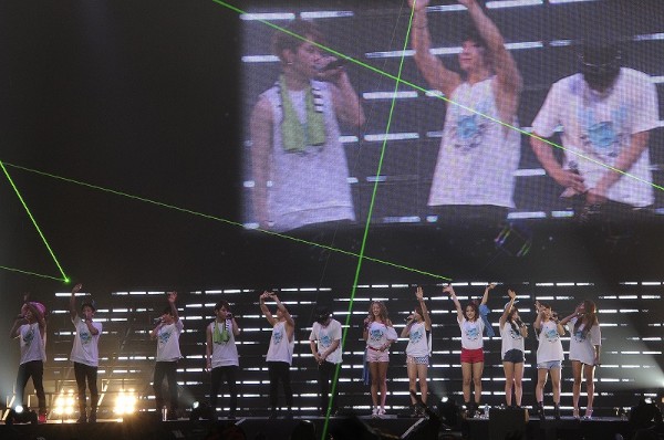 BEAST、4Minute、G.NAを擁するCUBEエンタテインメントが25日、日本武道館でファミリ―コンサートを開催し、会場に集まった9500人のファンを熱狂させた。