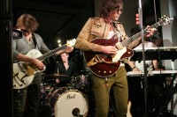 注目UKバンドがバーバリーで一夜限りのインストアライブ