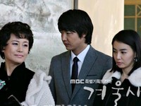 25日に放送された韓国MBCの水木ドラマ「負けてたまるか!」では、ヨン・ヒョンウ(ユン・サンヒョン)と義母ユ・ジョンナン(パク・ウォンスク)の出会いが目を引いた。
25日に放送された韓国MBCの水木ドラマ「負けてたまるか!」では、ヨン・ヒョンウ(ユン・サンヒョン)と義母ユ・ジョンナン(パク・ウォンスク)の出会いが目を引いた。